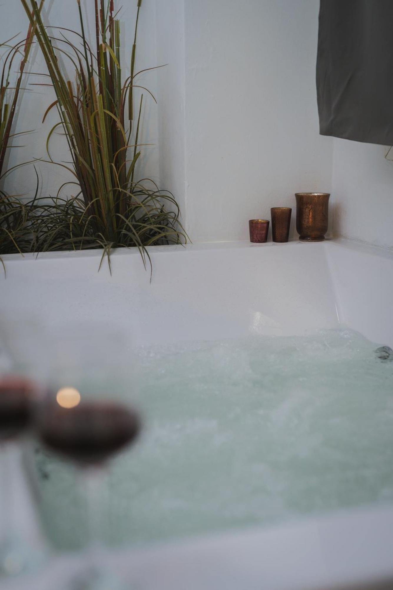 Stylish Apt W Jacuzzi, 5 Min To White Tower Thessalonique Extérieur photo